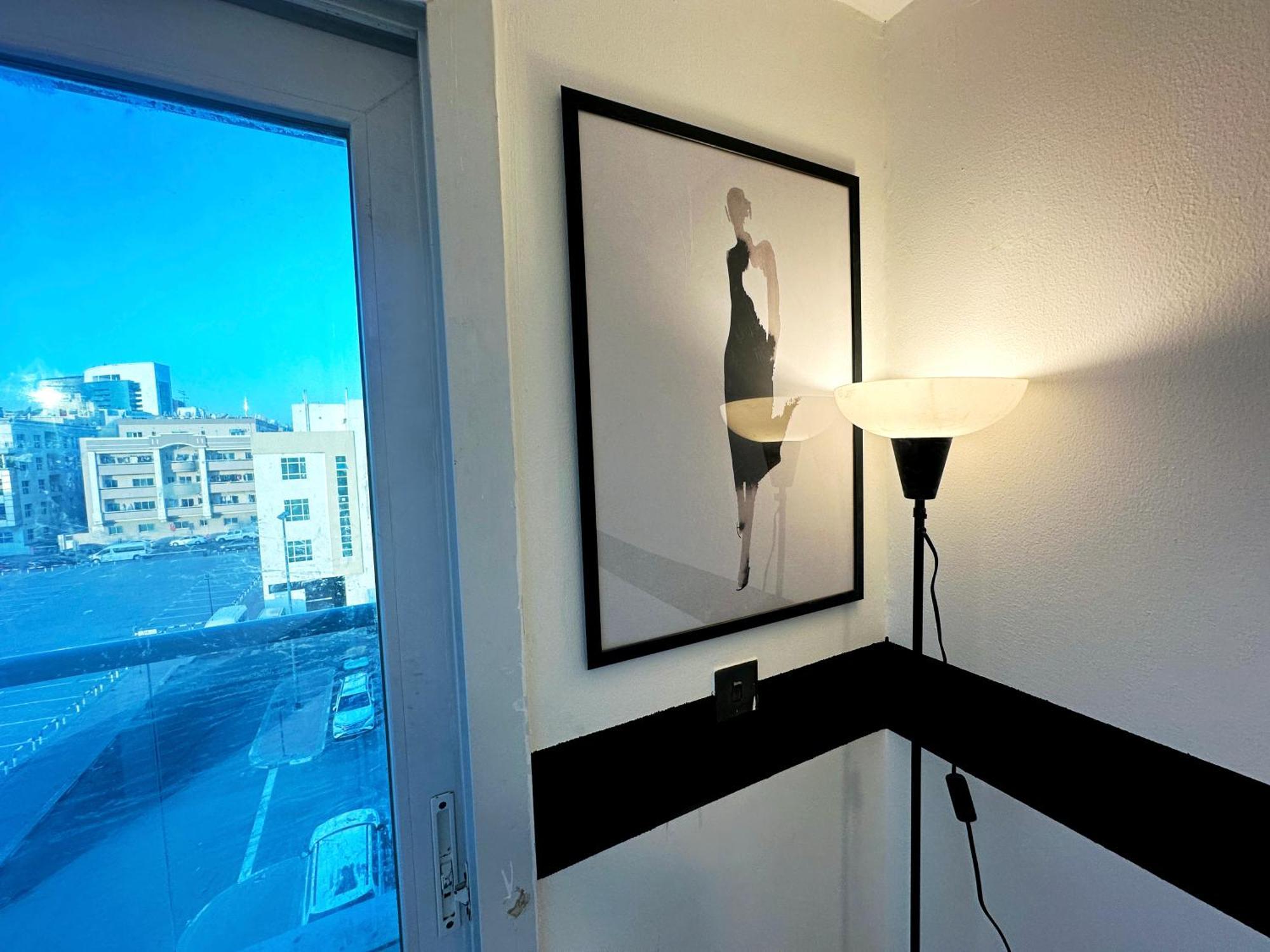 Inspire Partition Room In Al Seef Near Burjuman Metro Dubái Exterior foto